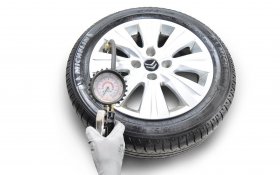 Проверка давления в колесах